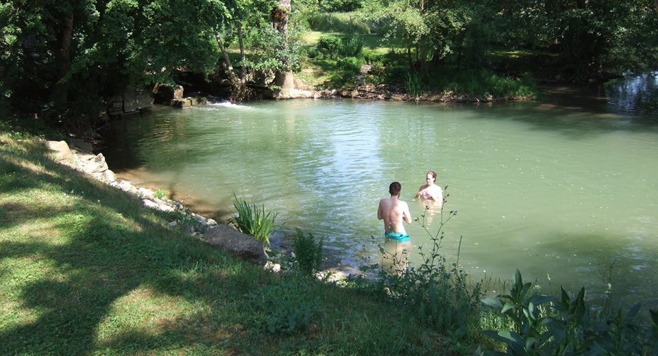 Nage en rivière: tentant en été